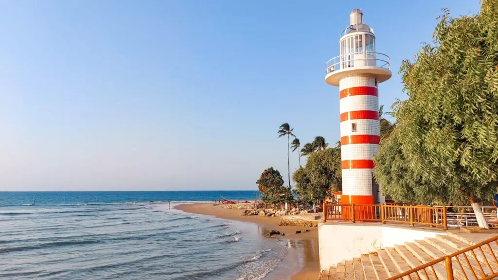 Farol da praia                                                urbana de Paracuru.